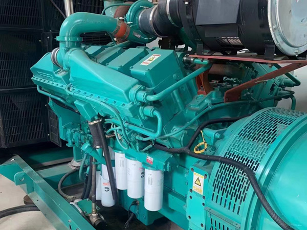 永城更换100kW柴油发电机组机油时，需要注意哪些事项？